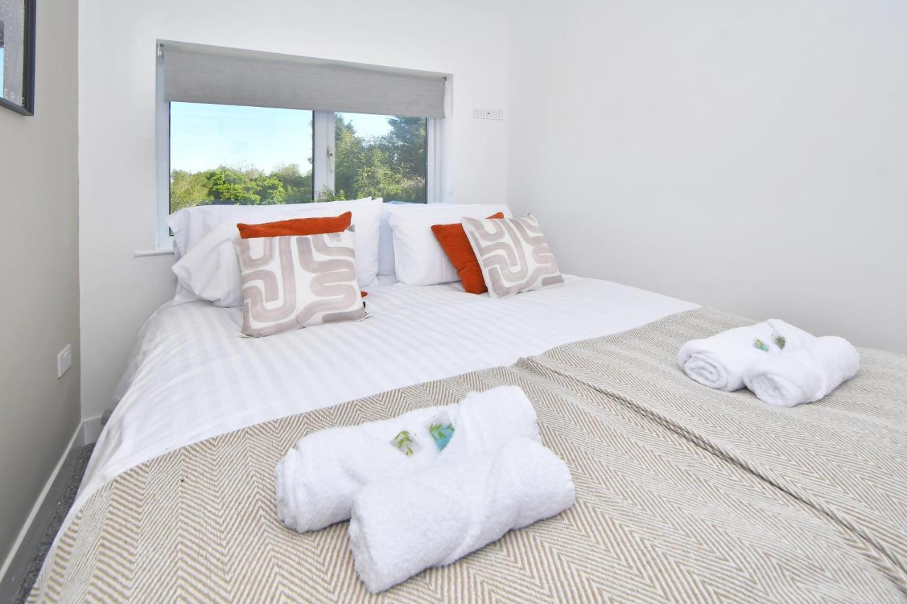 Lily House By Yourstays - Cosy 3 Bedroom House In Crewe Ngoại thất bức ảnh